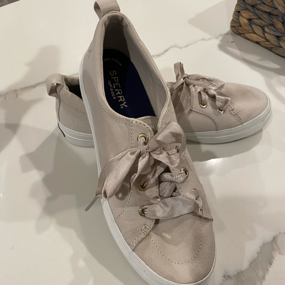 Top sider loafer/casual tennis shoe